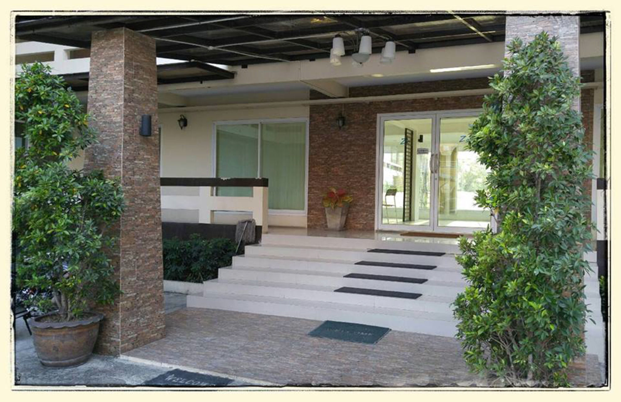Ze Residence Bangkok Esterno foto
