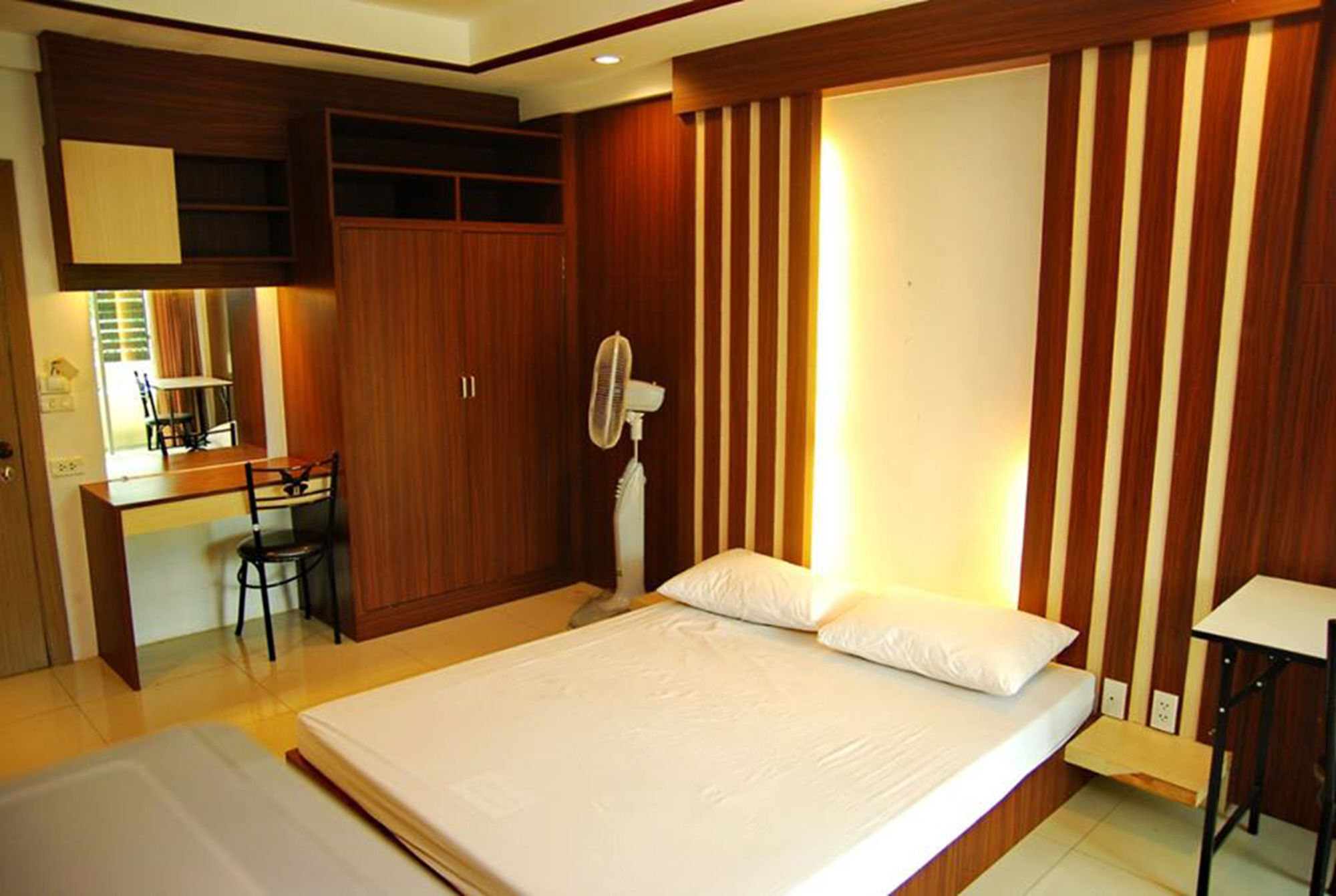 Ze Residence Bangkok Esterno foto